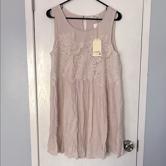 JODIFL Blush Sleeveless Lace Dress (SMALL) - Picture 1 of 5